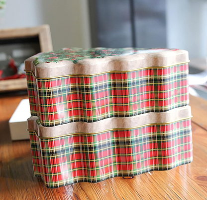 Caja metálica con forma de árbol de Navidad